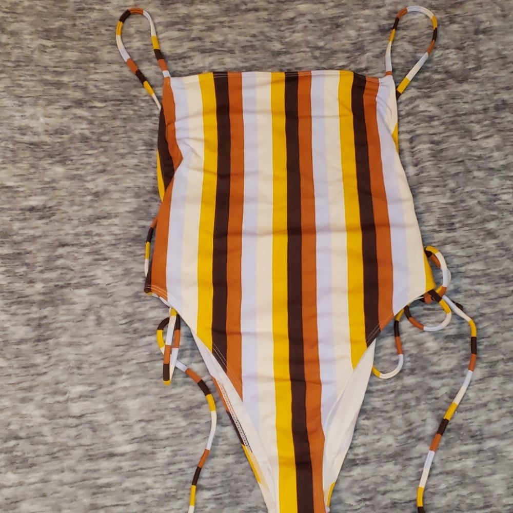 FOREVER 21 One Piece